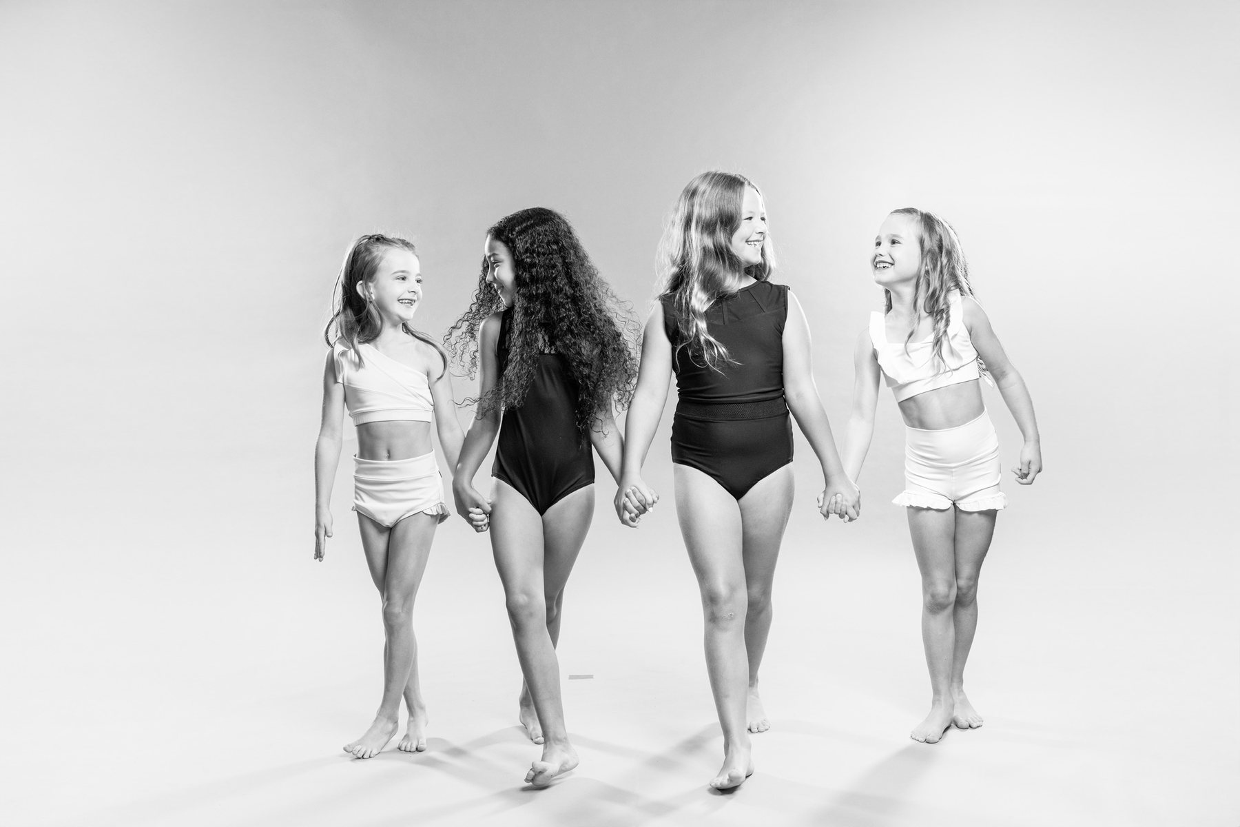 Centre Pointe dancers