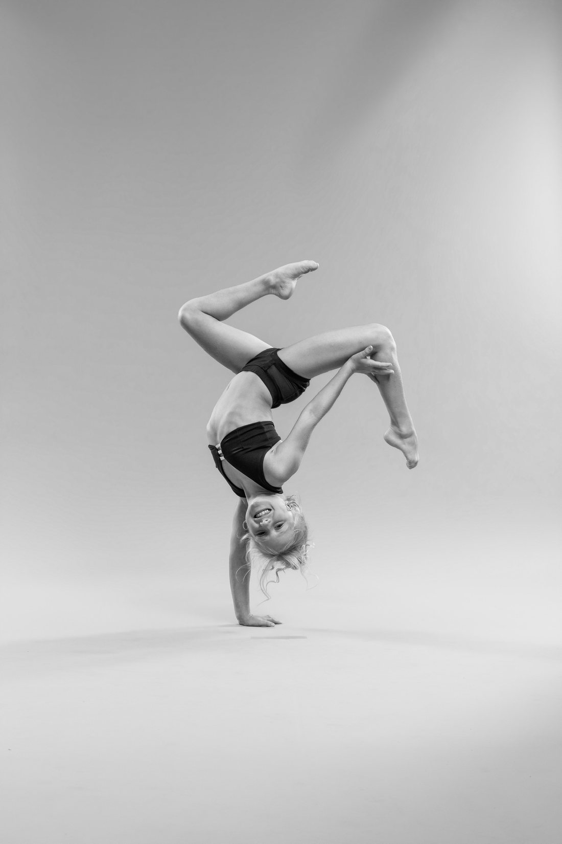 Centre Pointe dancer